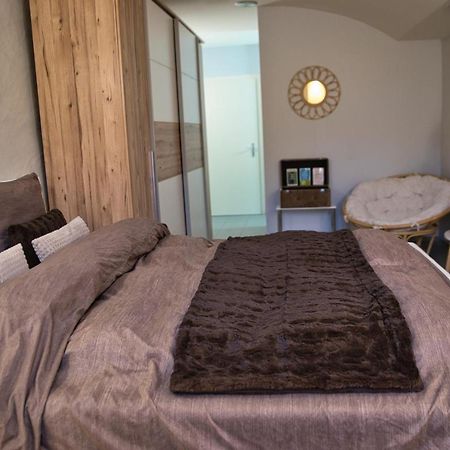 Chill Home : Appartement Cocooning Avec Jacuzzi Grandson Zewnętrze zdjęcie