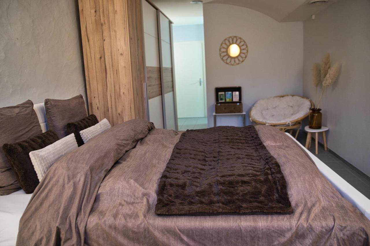 Chill Home : Appartement Cocooning Avec Jacuzzi Grandson Zewnętrze zdjęcie